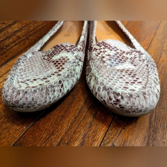 Aldo neutral cream, tan gray   snakeskin loafers Size 9 - Picture 8 of 12
